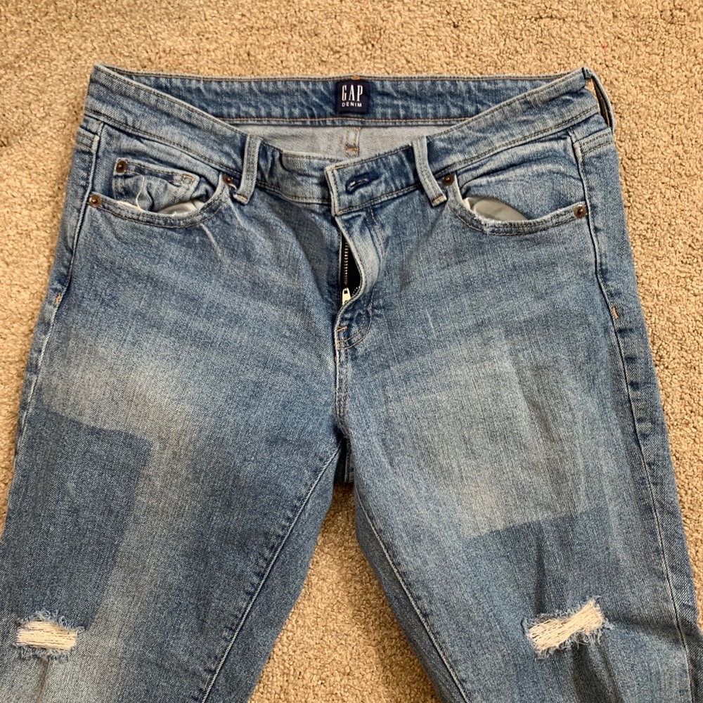 gap mom/straight jeans